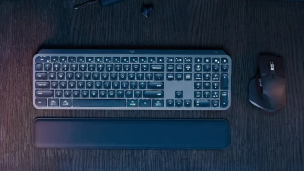 Logitech 920-011563 MX KEYS S Wireless & Bluetooth Keyboard - Image 4